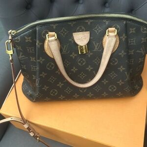 Louis Vuitton Rivoli